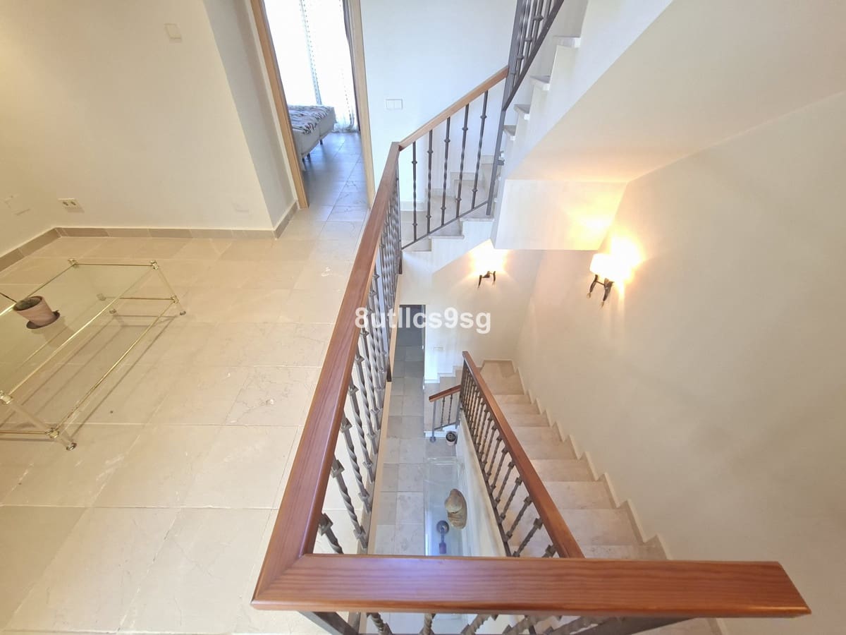 2 soveværelse Byhus til salg i Manilva med swimmingpool garage - € 479.000 (Ref: 9694150)