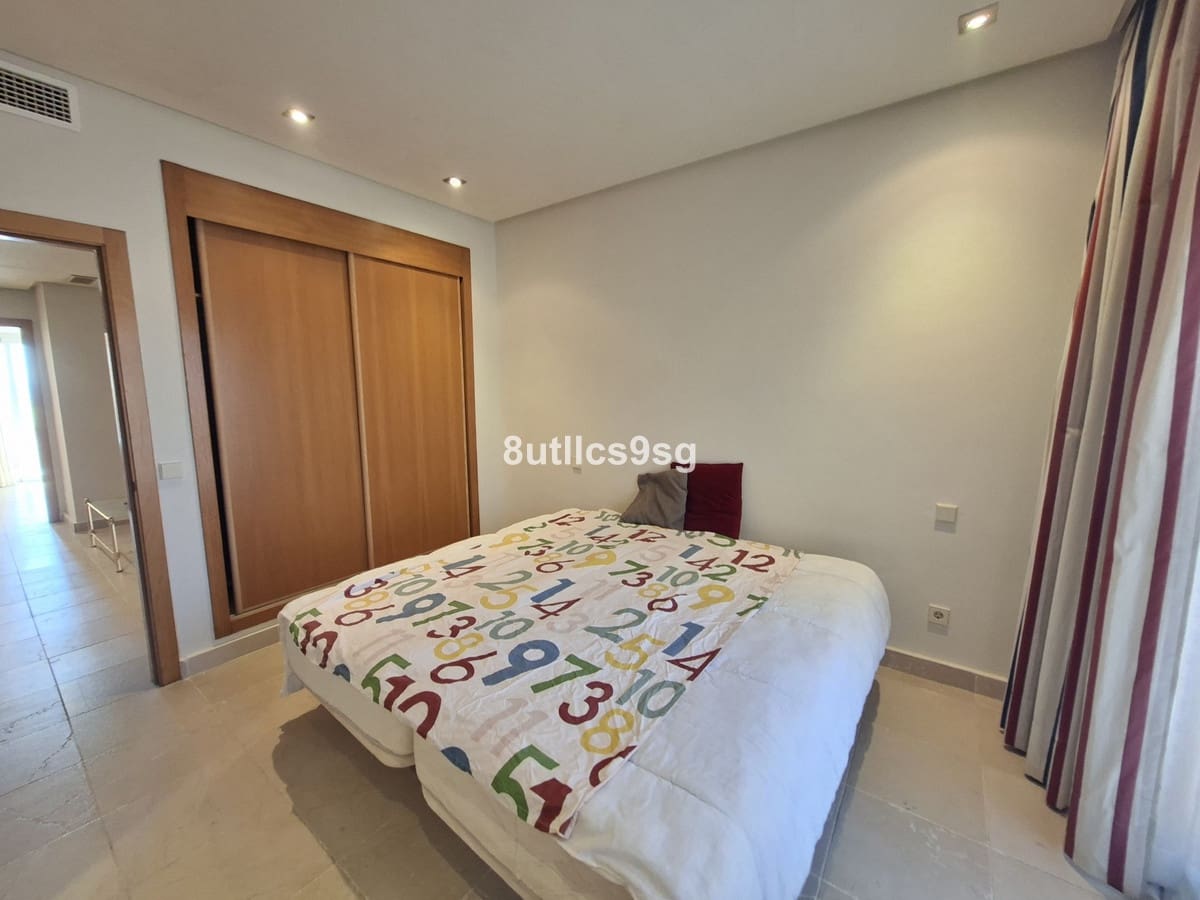 2 soveværelse Byhus til salg i Manilva med swimmingpool garage - € 479.000 (Ref: 9694150)