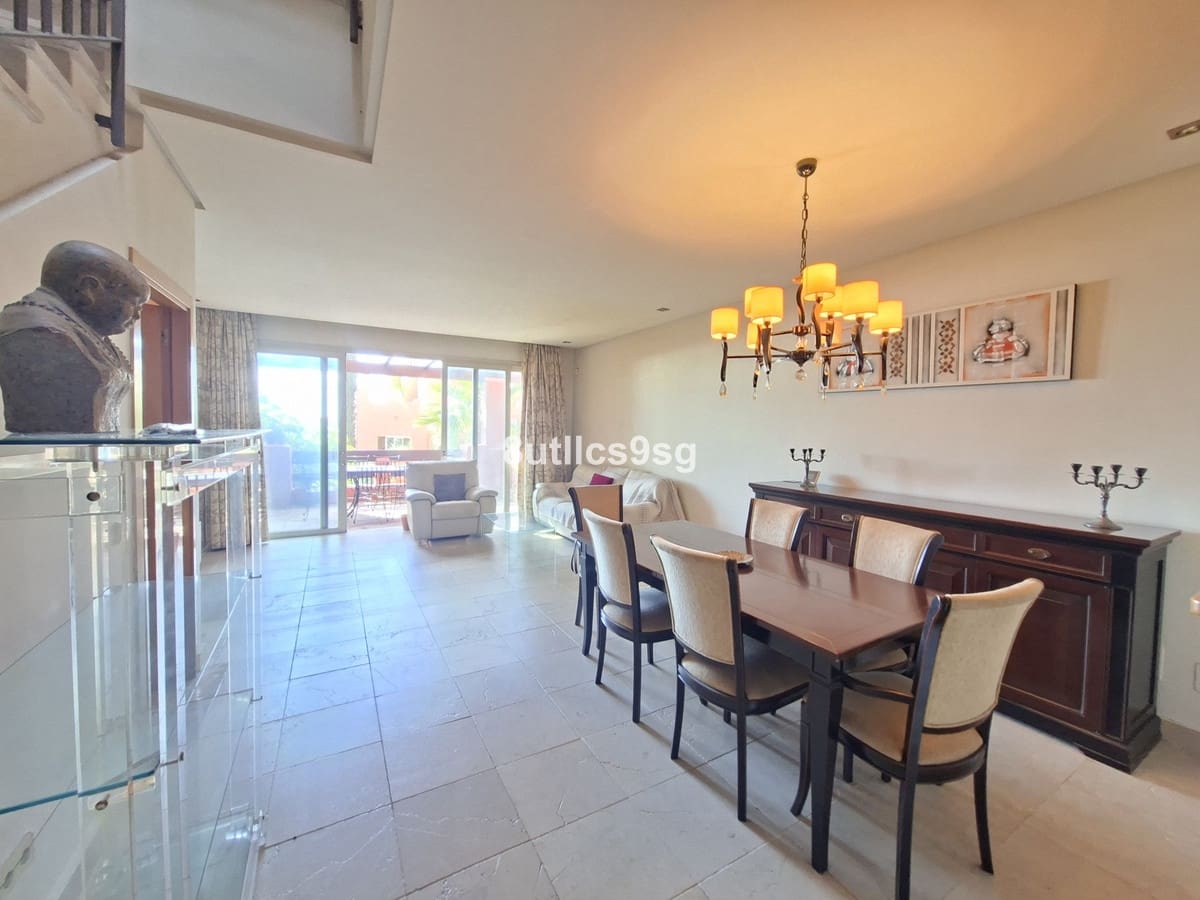 2 soveværelse Byhus til salg i Manilva med swimmingpool garage - € 479.000 (Ref: 9694150)