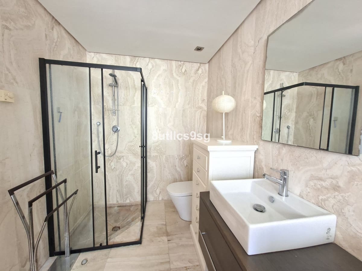 2 soveværelse Byhus til salg i Manilva med swimmingpool garage - € 479.000 (Ref: 9694150)