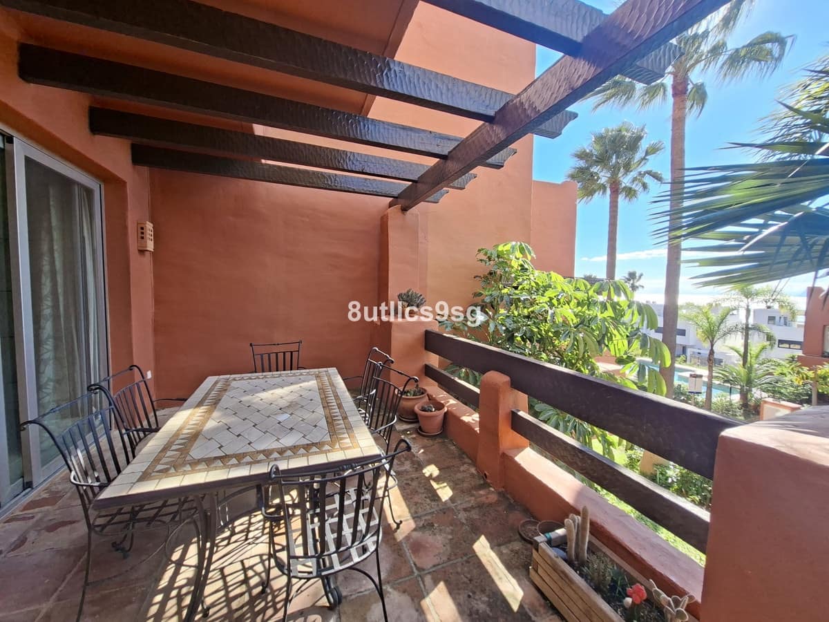 2 soveværelse Byhus til salg i Manilva med swimmingpool garage - € 479.000 (Ref: 9694150)