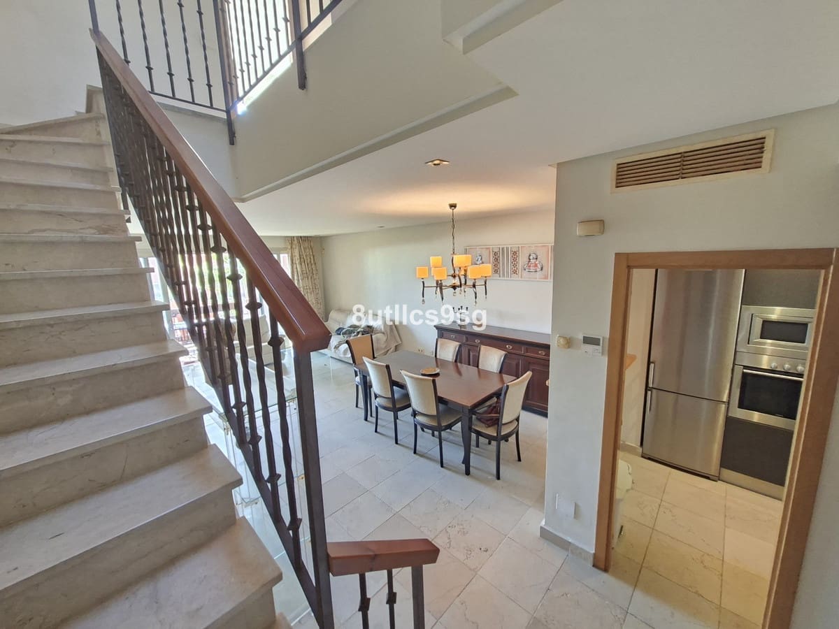 2 soveværelse Byhus til salg i Manilva med swimmingpool garage - € 479.000 (Ref: 9694150)