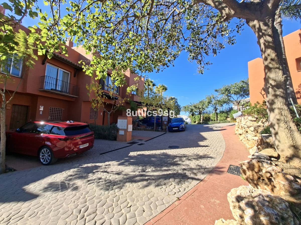 2 soveværelse Byhus til salg i Manilva med swimmingpool garage - € 479.000 (Ref: 9694150)