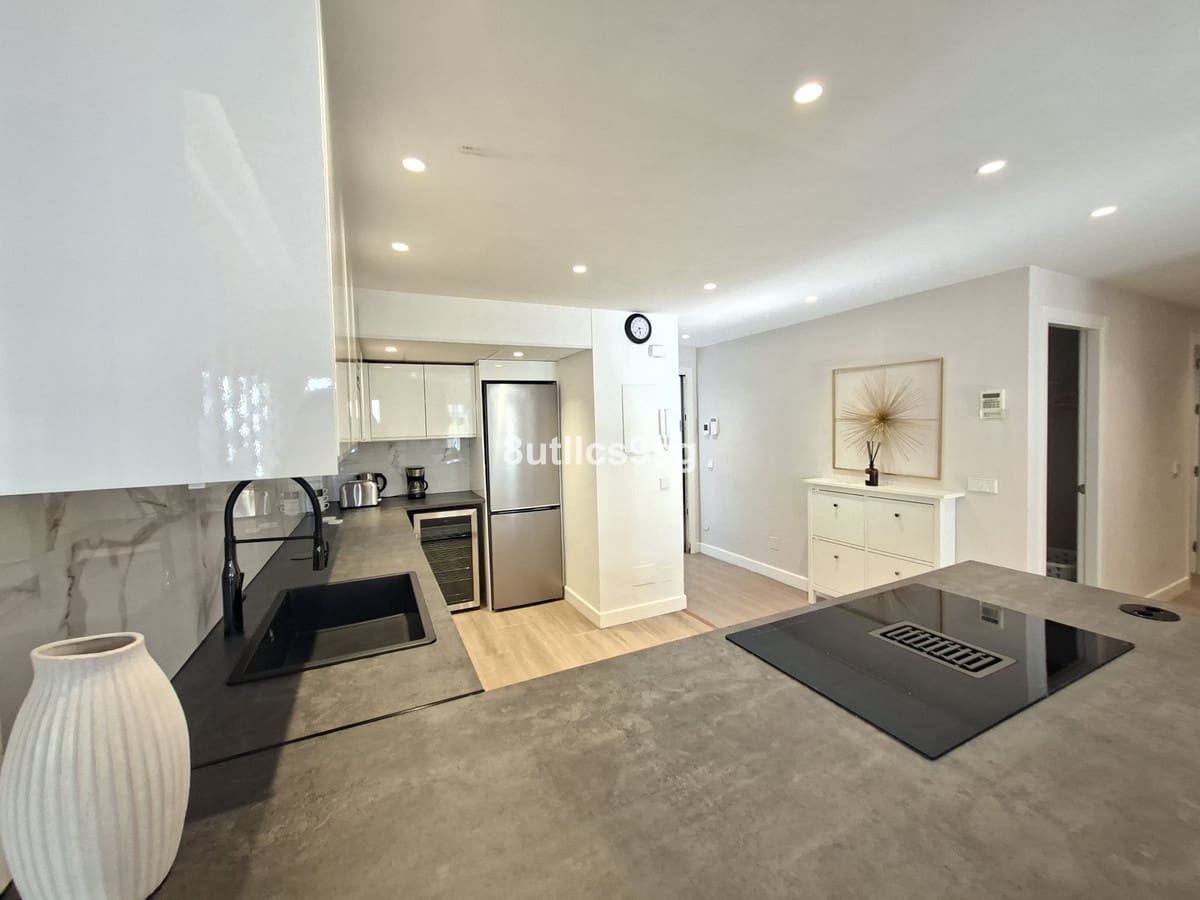 3 bedroom Apartment for sale in Nueva Andalucia with pool garage - € 549,000 (Ref: 9694151)