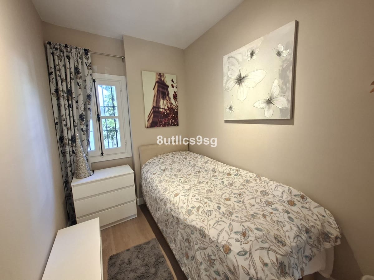 3 bedroom Apartment for sale in Nueva Andalucia with pool garage - € 549,000 (Ref: 9694151)