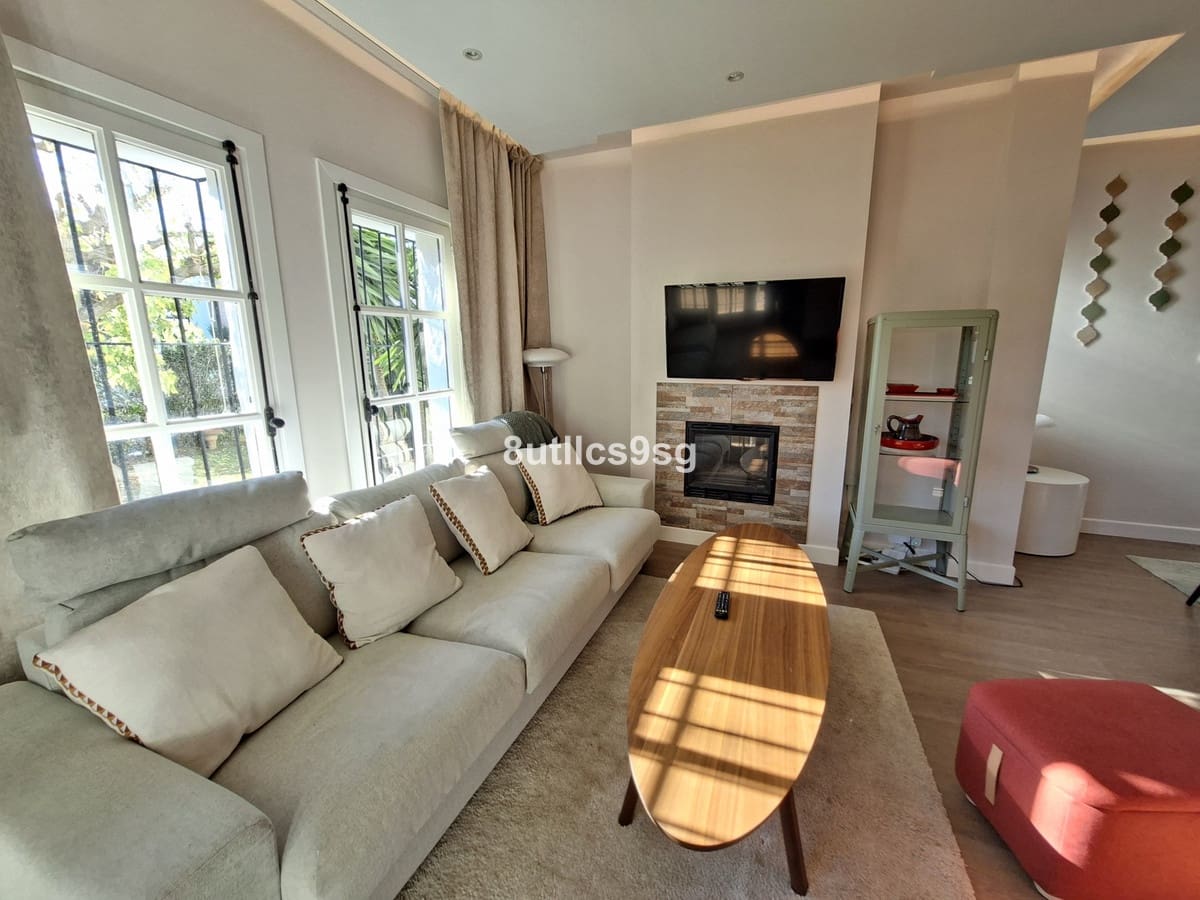 3 bedroom Apartment for sale in Nueva Andalucia with pool garage - € 549,000 (Ref: 9694151)