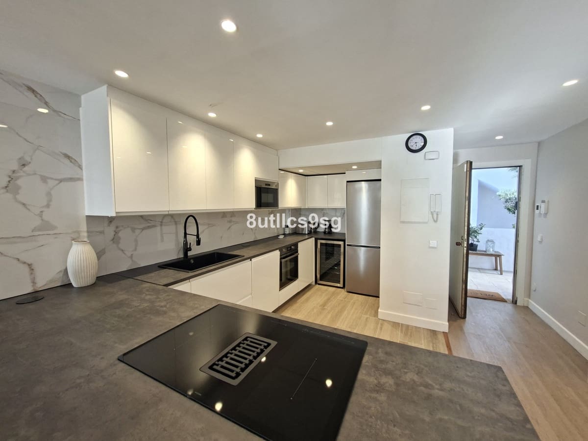 3 bedroom Apartment for sale in Nueva Andalucia with pool garage - € 549,000 (Ref: 9694151)