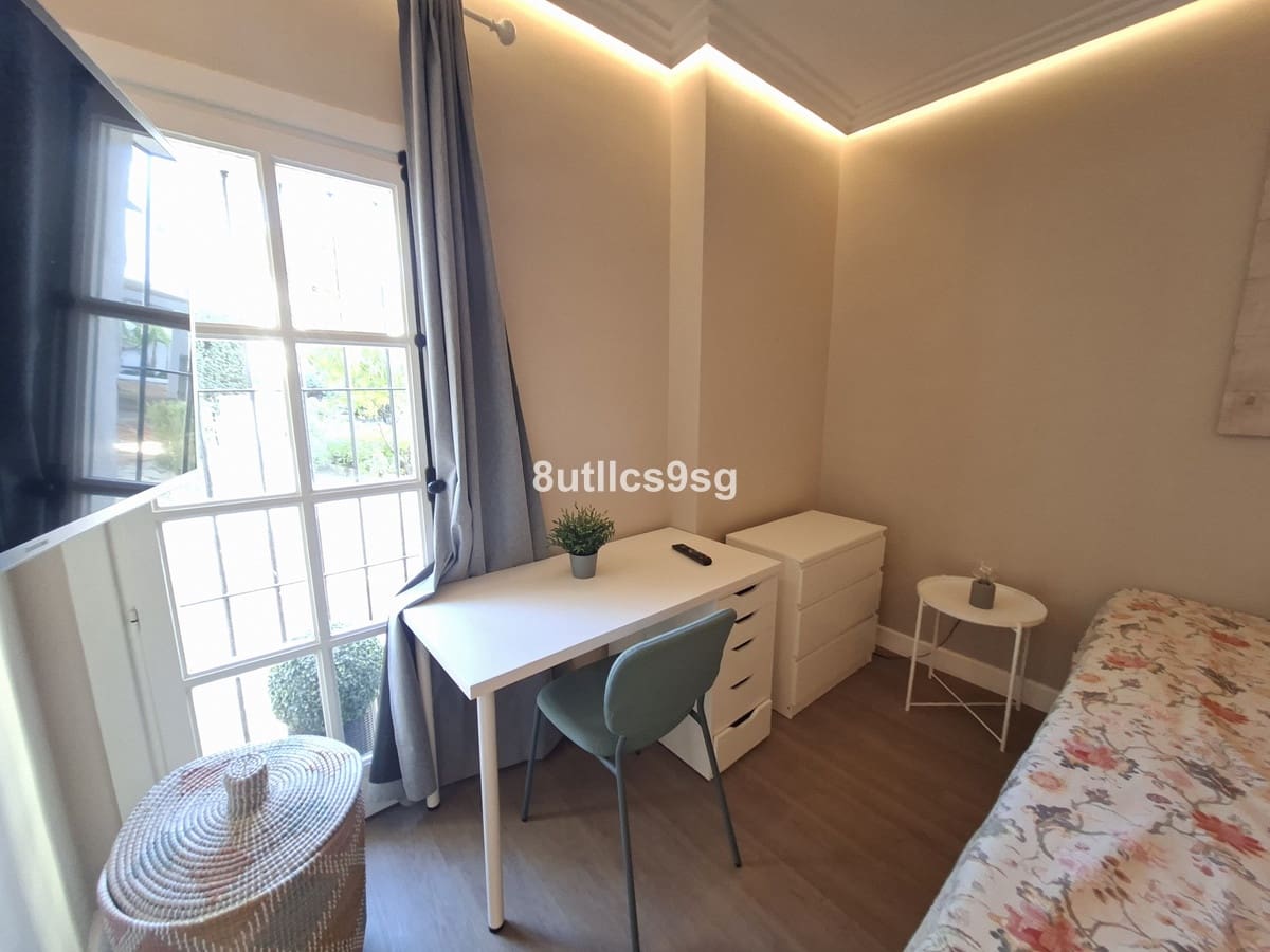 3 bedroom Apartment for sale in Nueva Andalucia with pool garage - € 549,000 (Ref: 9694151)