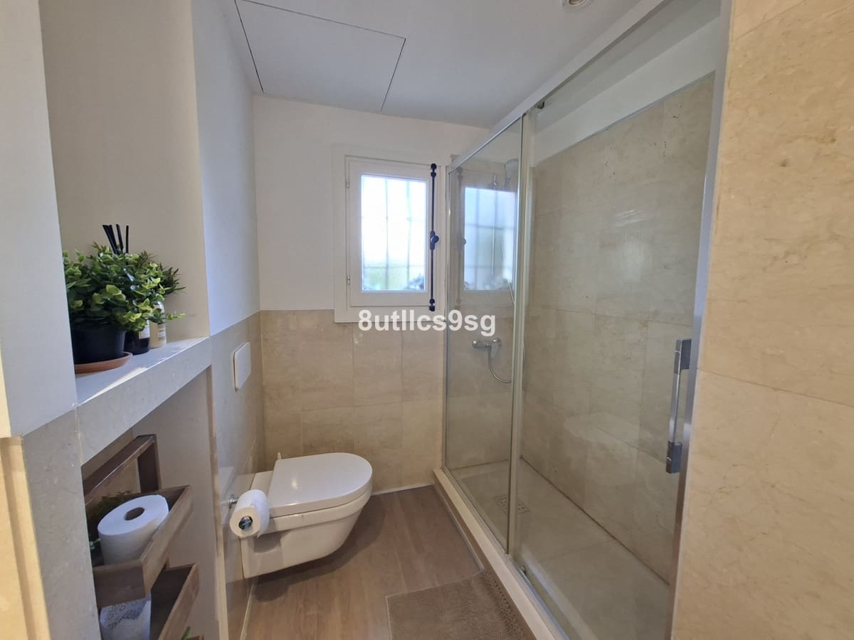 3 bedroom Apartment for sale in Nueva Andalucia with pool garage - € 549,000 (Ref: 9694151)