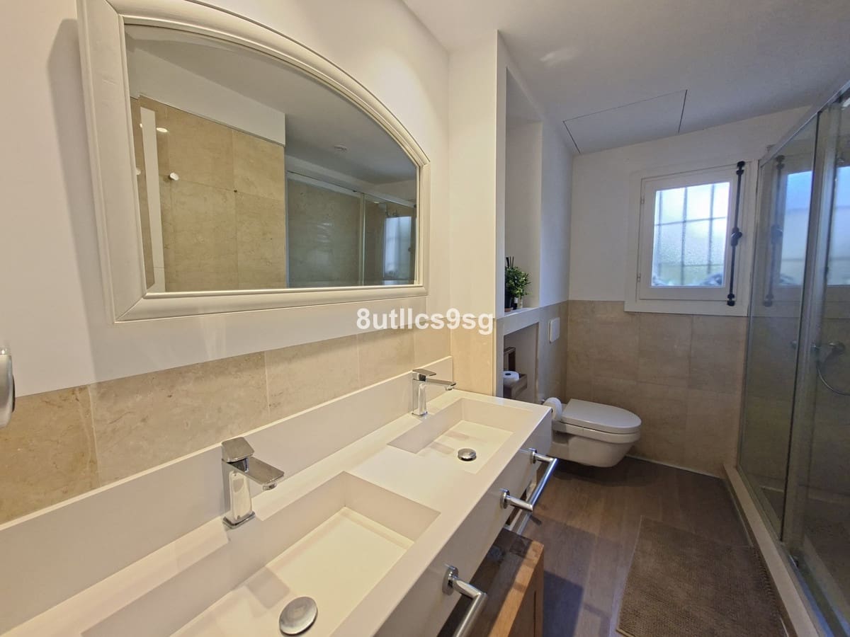 3 bedroom Apartment for sale in Nueva Andalucia with pool garage - € 549,000 (Ref: 9694151)