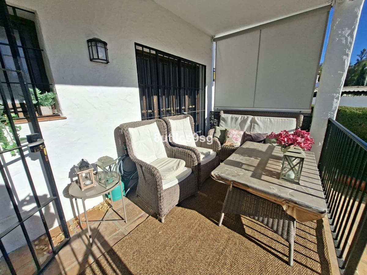 3 bedroom Apartment for sale in Nueva Andalucia with pool garage - € 549,000 (Ref: 9694151)