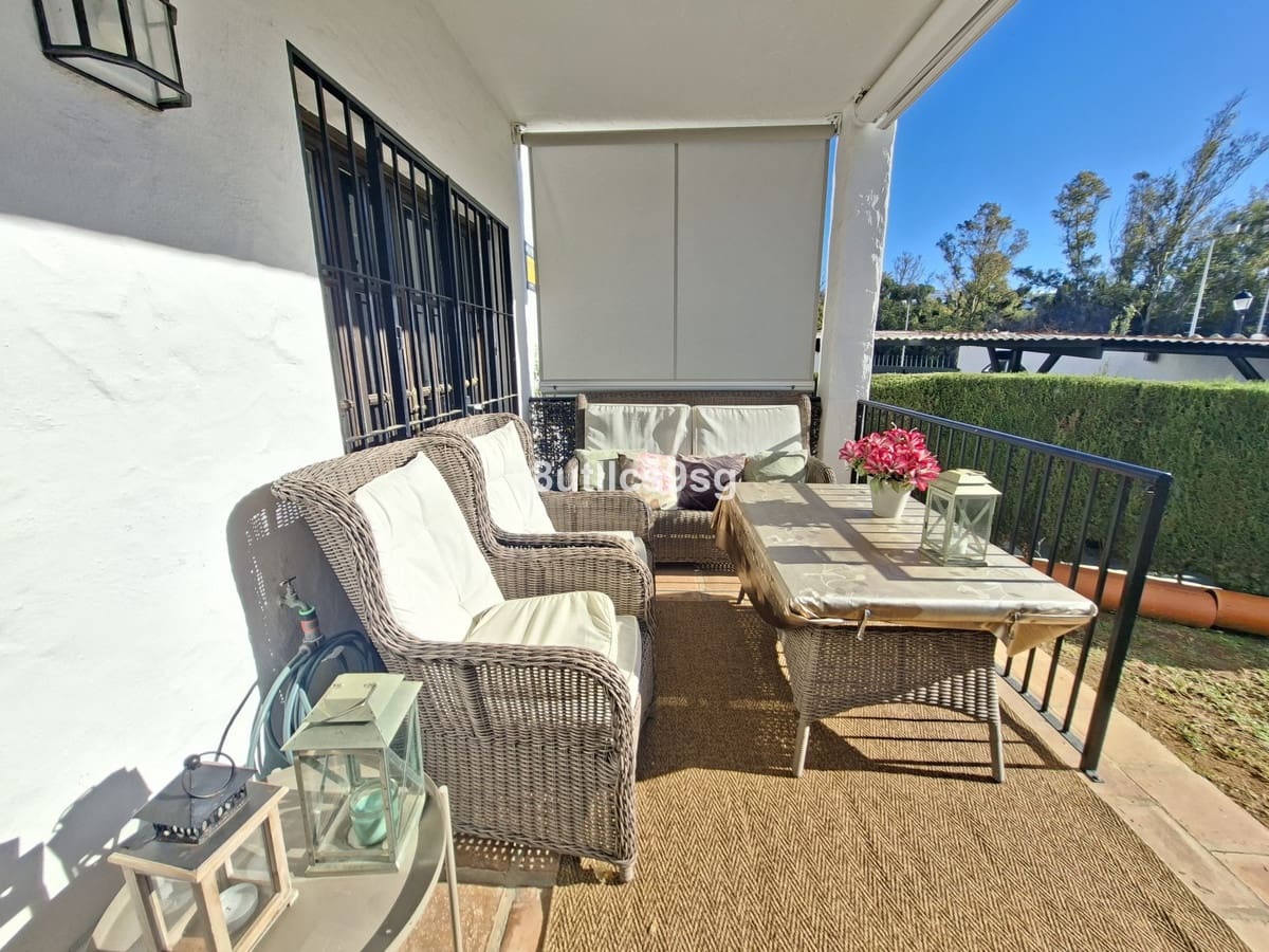 3 bedroom Apartment for sale in Nueva Andalucia with pool garage - € 549,000 (Ref: 9694151)