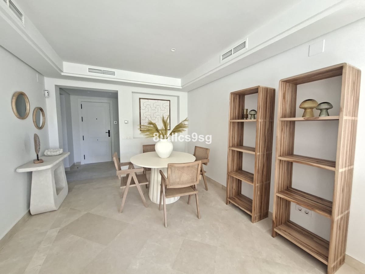 2 Zimmer Apartment zu verkaufen in Aloha Golf mit Pool Garage - 560.000 € (Ref: 9694152)