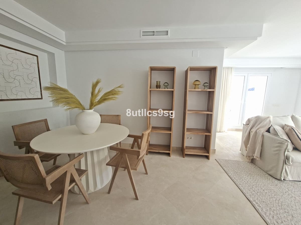 2 Zimmer Apartment zu verkaufen in Aloha Golf mit Pool Garage - 560.000 € (Ref: 9694152)