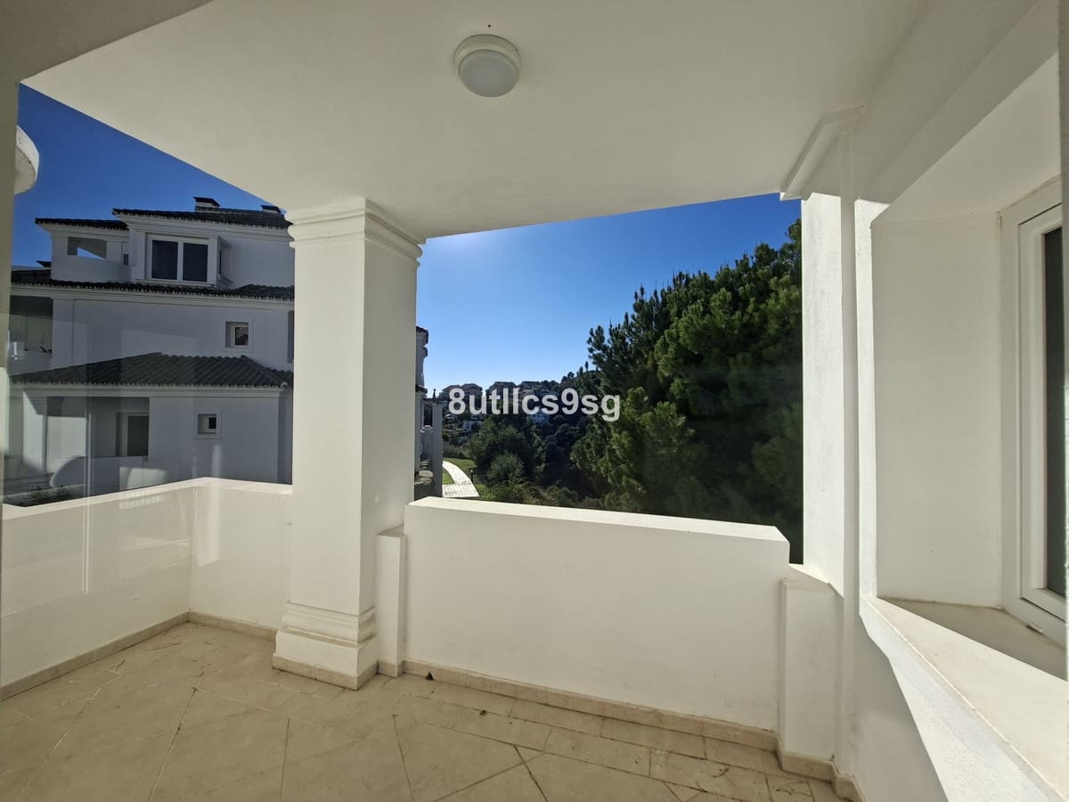 2 Zimmer Apartment zu verkaufen in Aloha Golf mit Pool Garage - 560.000 € (Ref: 9694152)