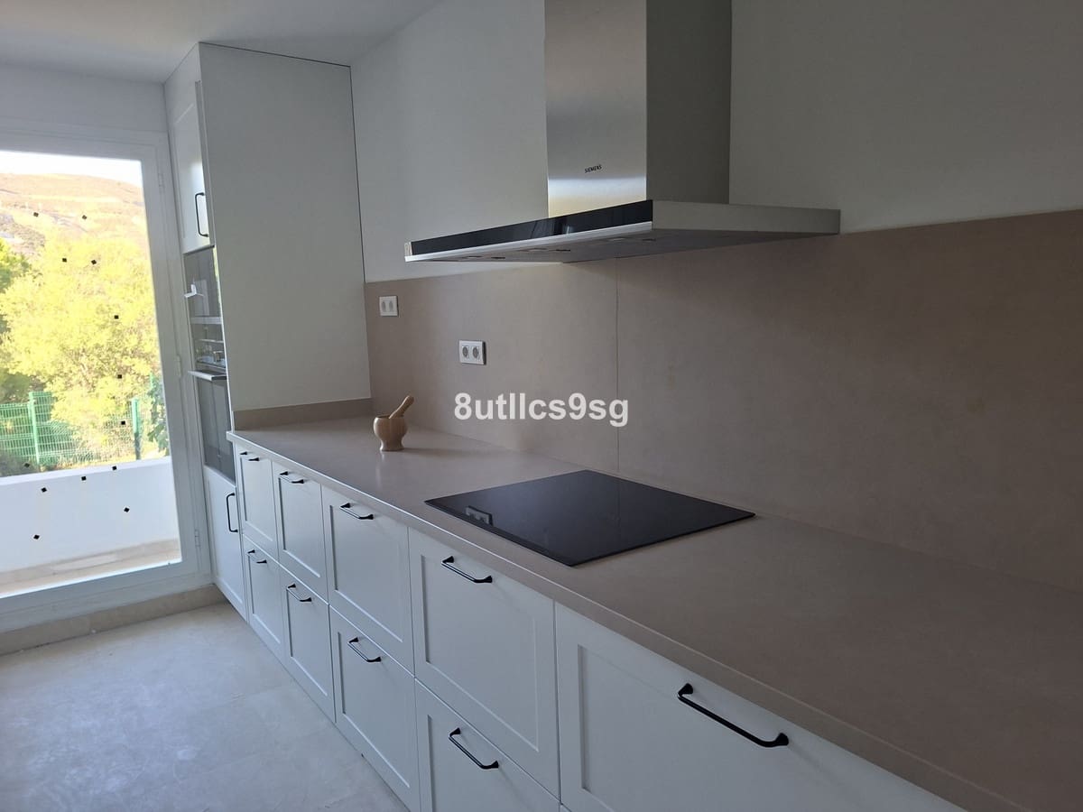 2 Zimmer Apartment zu verkaufen in Aloha Golf mit Pool Garage - 560.000 € (Ref: 9694152)