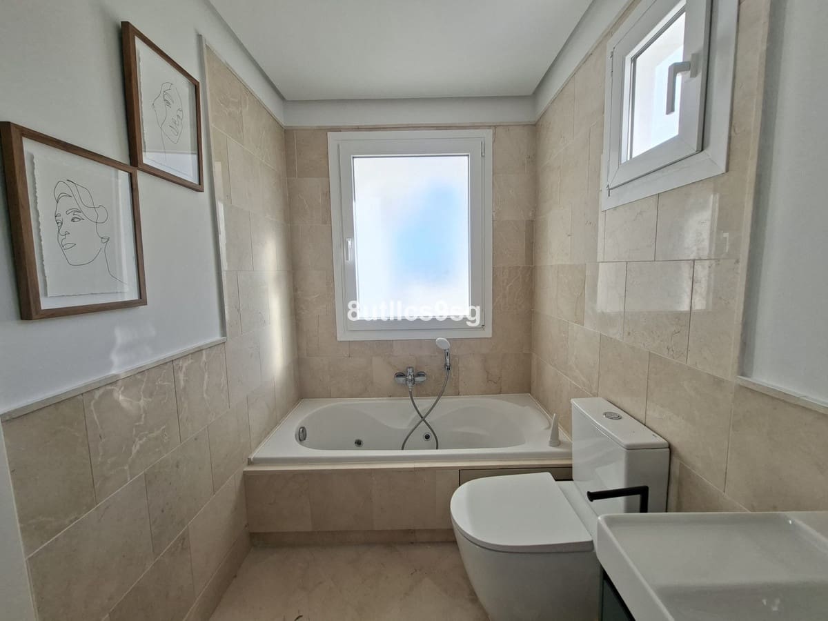 2 Zimmer Apartment zu verkaufen in Aloha Golf mit Pool Garage - 560.000 € (Ref: 9694152)