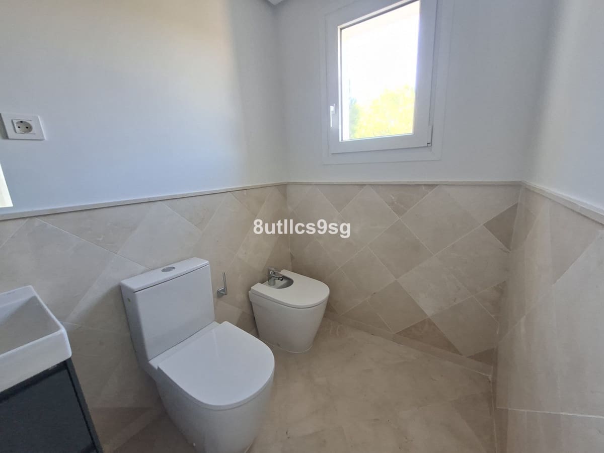 2 Zimmer Apartment zu verkaufen in Aloha Golf mit Pool Garage - 560.000 € (Ref: 9694152)