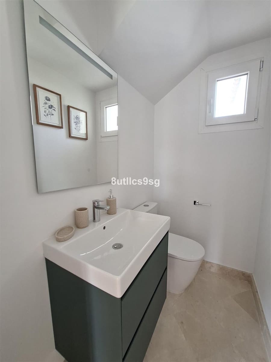 2 Zimmer Apartment zu verkaufen in Aloha Golf mit Pool Garage - 560.000 € (Ref: 9694152)