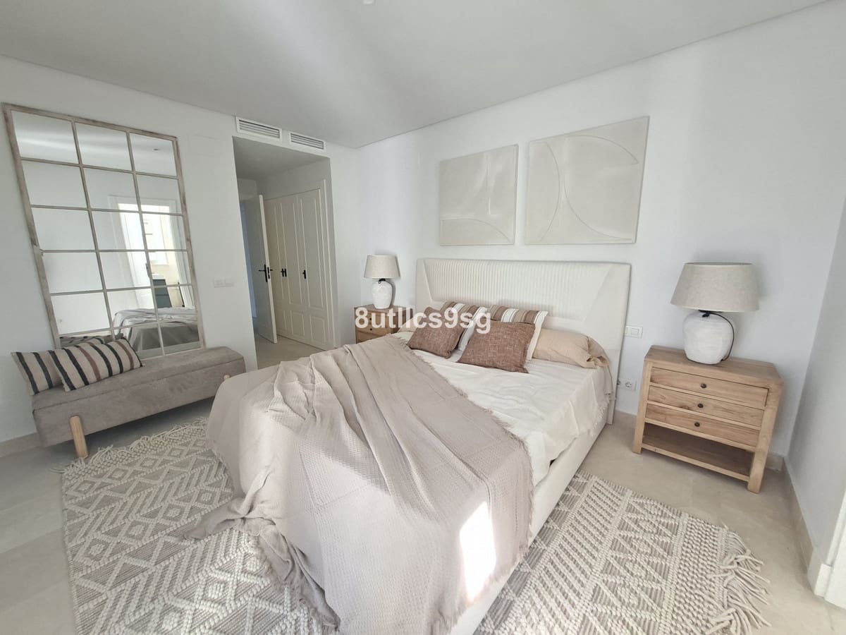 2 Zimmer Apartment zu verkaufen in Aloha Golf mit Pool Garage - 560.000 € (Ref: 9694152)