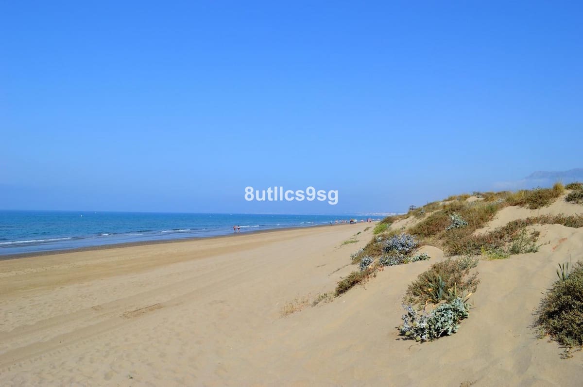 3 quarto Apartamento para venda em Estepona com piscina - 600 000 € (Ref: 9694153)