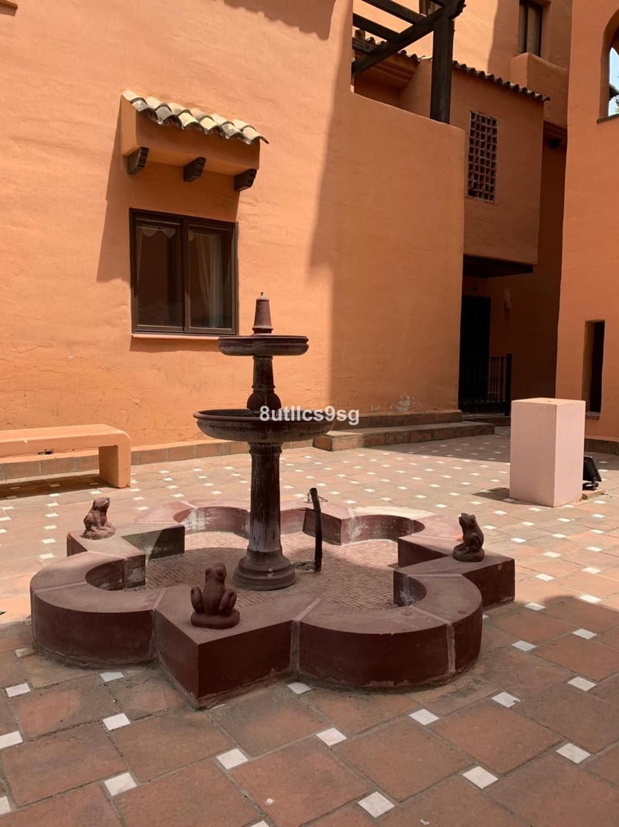 3 quarto Apartamento para venda em Estepona com piscina - 600 000 € (Ref: 9694153)