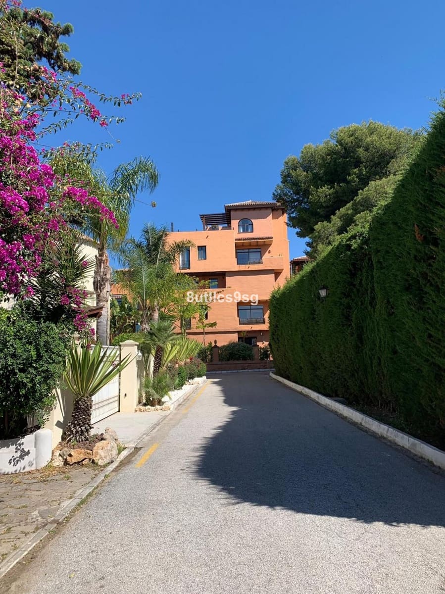 3 quarto Apartamento para venda em Estepona com piscina - 600 000 € (Ref: 9694153)