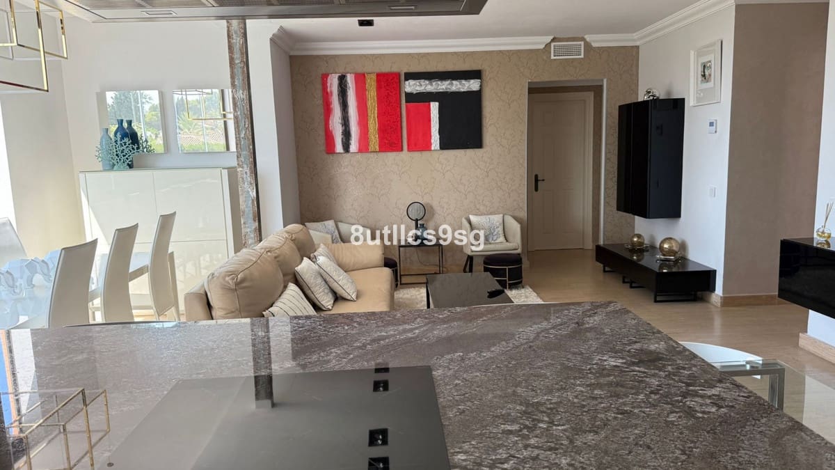 3 quarto Apartamento para venda em Estepona com piscina - 600 000 € (Ref: 9694153)