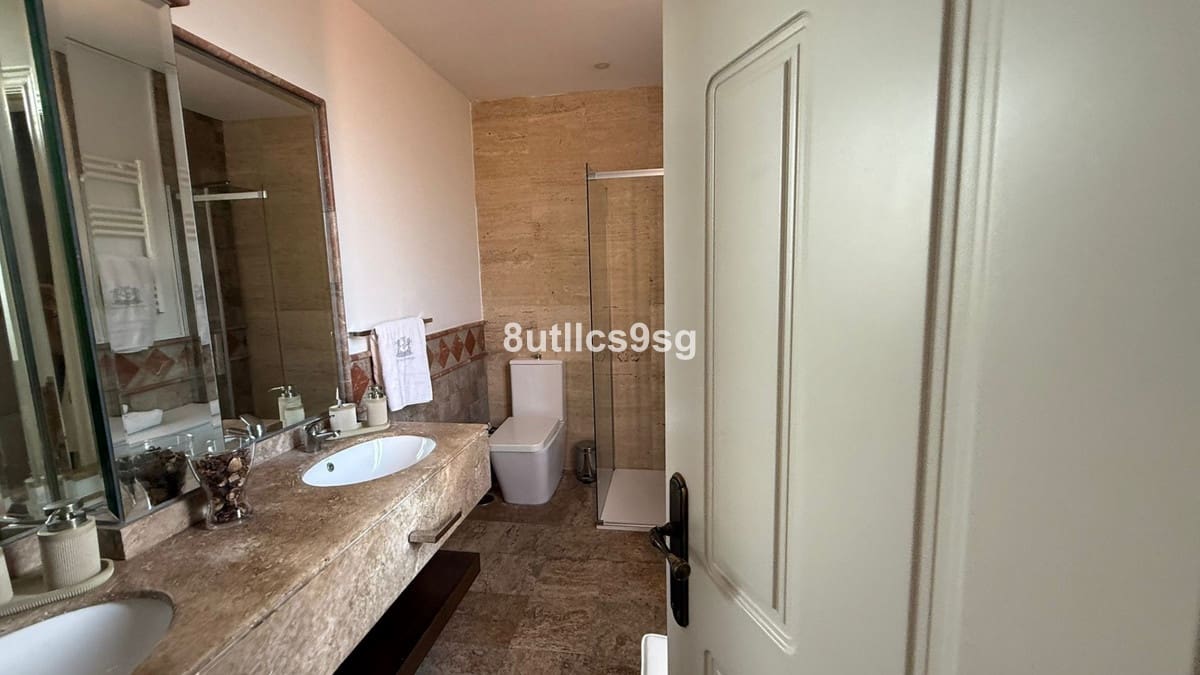 3 quarto Apartamento para venda em Estepona com piscina - 600 000 € (Ref: 9694153)