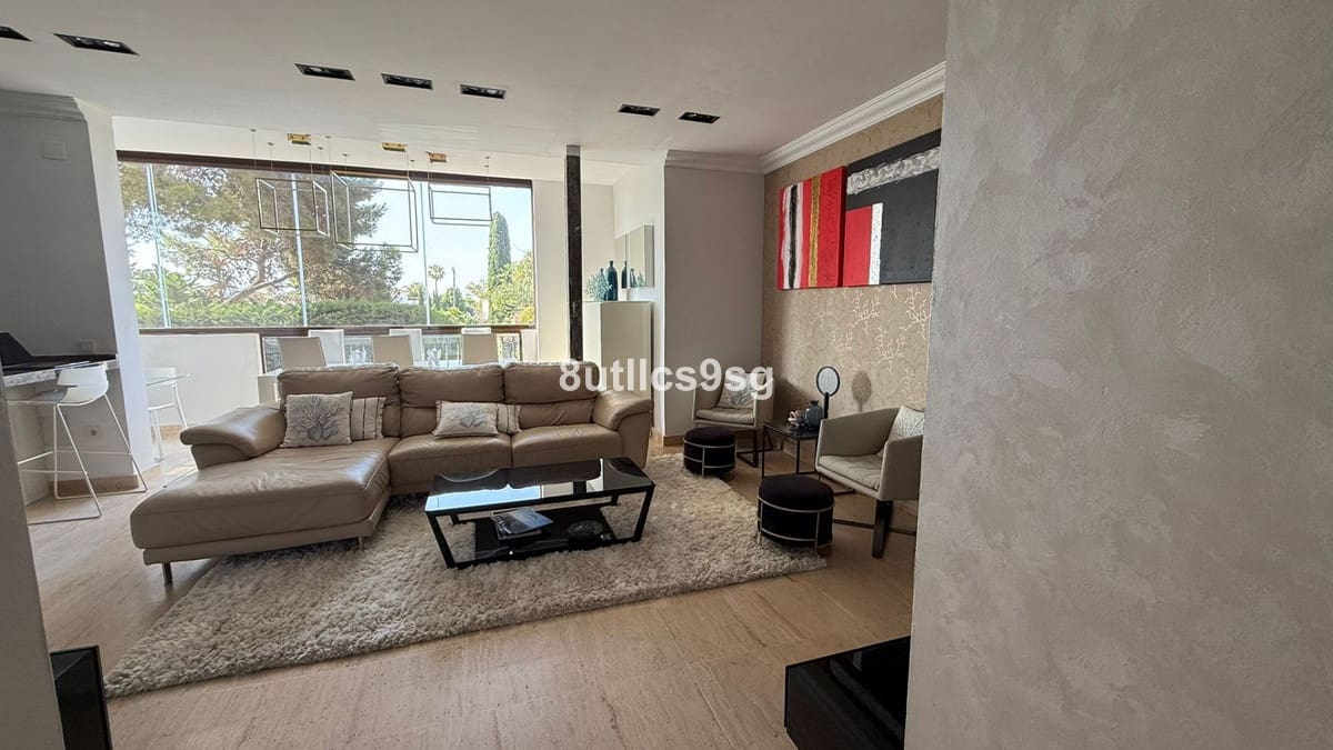 3 quarto Apartamento para venda em Estepona com piscina - 600 000 € (Ref: 9694153)