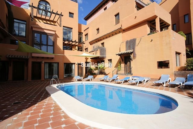 3 quarto Apartamento para venda em Estepona com piscina - 600 000 € (Ref: 9694153)