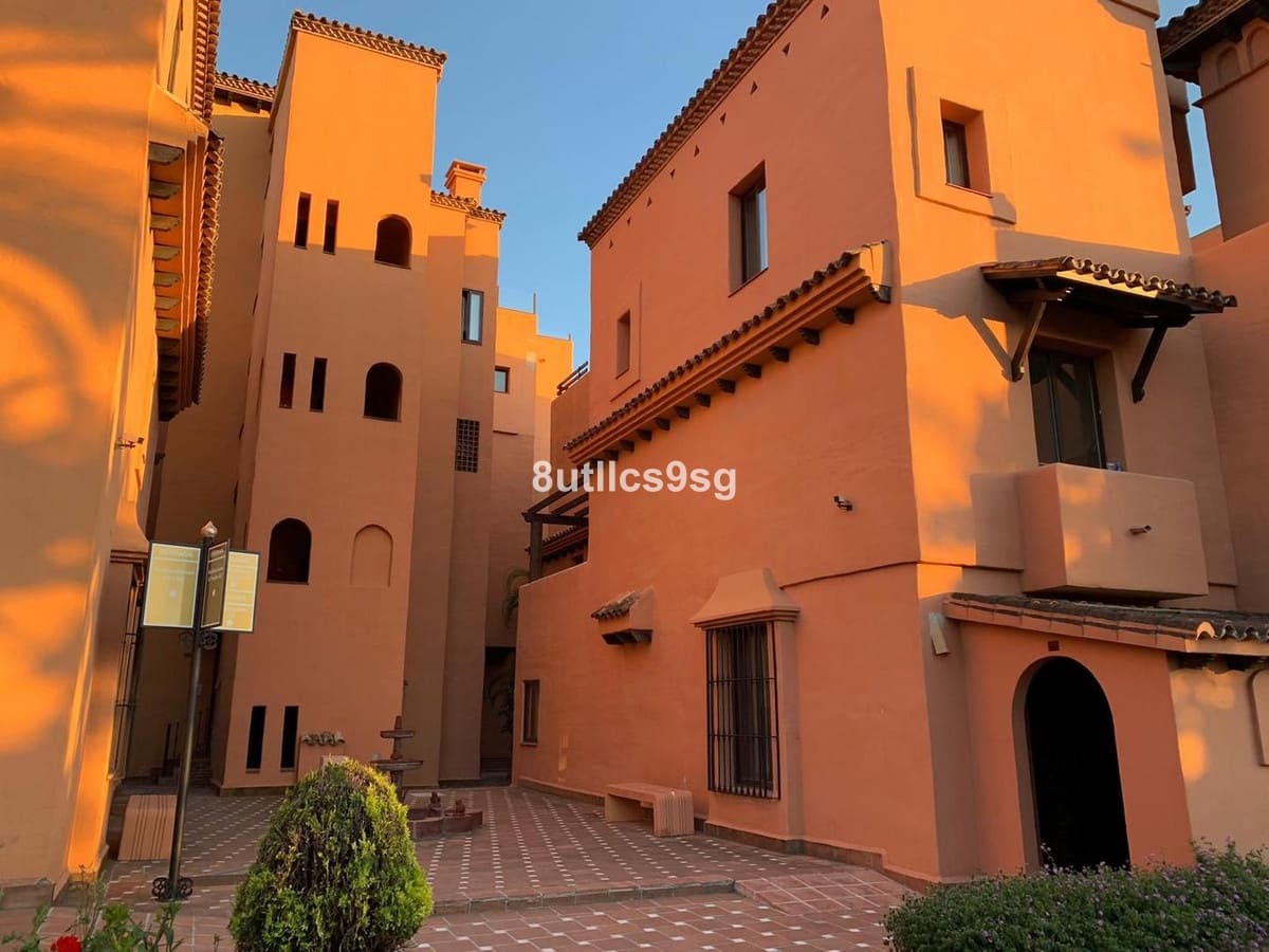 3 quarto Apartamento para venda em Estepona com piscina - 600 000 € (Ref: 9694153)