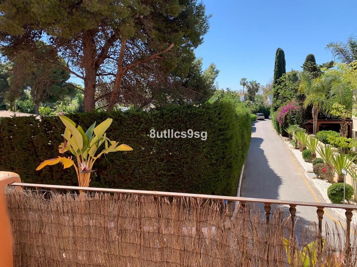 3 quarto Apartamento para venda em Estepona com piscina - 600 000 € (Ref: 9694153)