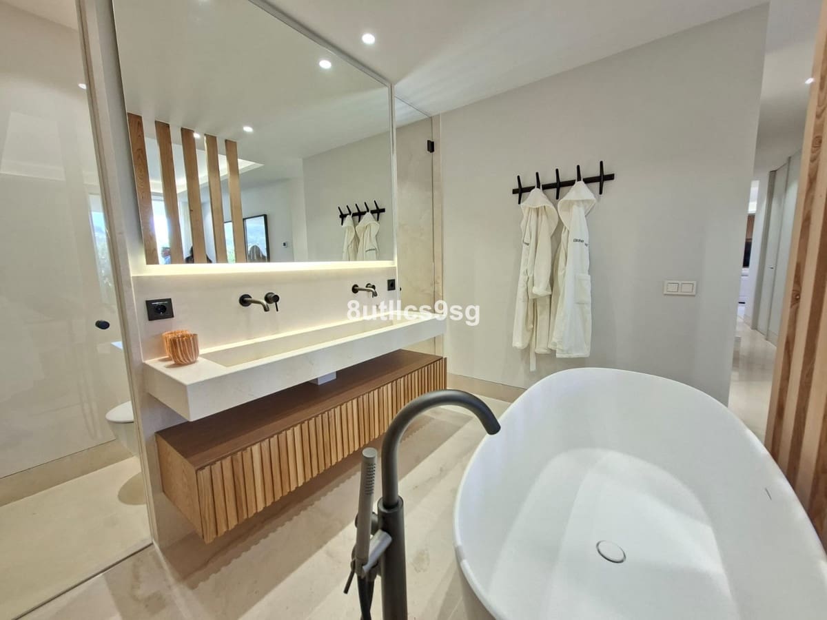 2 camera da letto Appartamento in vendita in Aloha Golf con piscina garage - 1.192.500 € (Rif: 9694154)