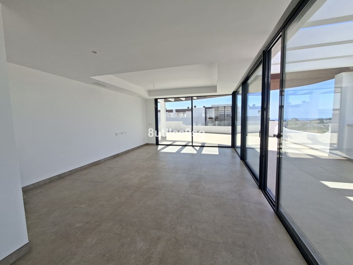 3 bedroom Penthouse for sale in Estepona with pool garage - € 1,290,000 (Ref: 9694155)