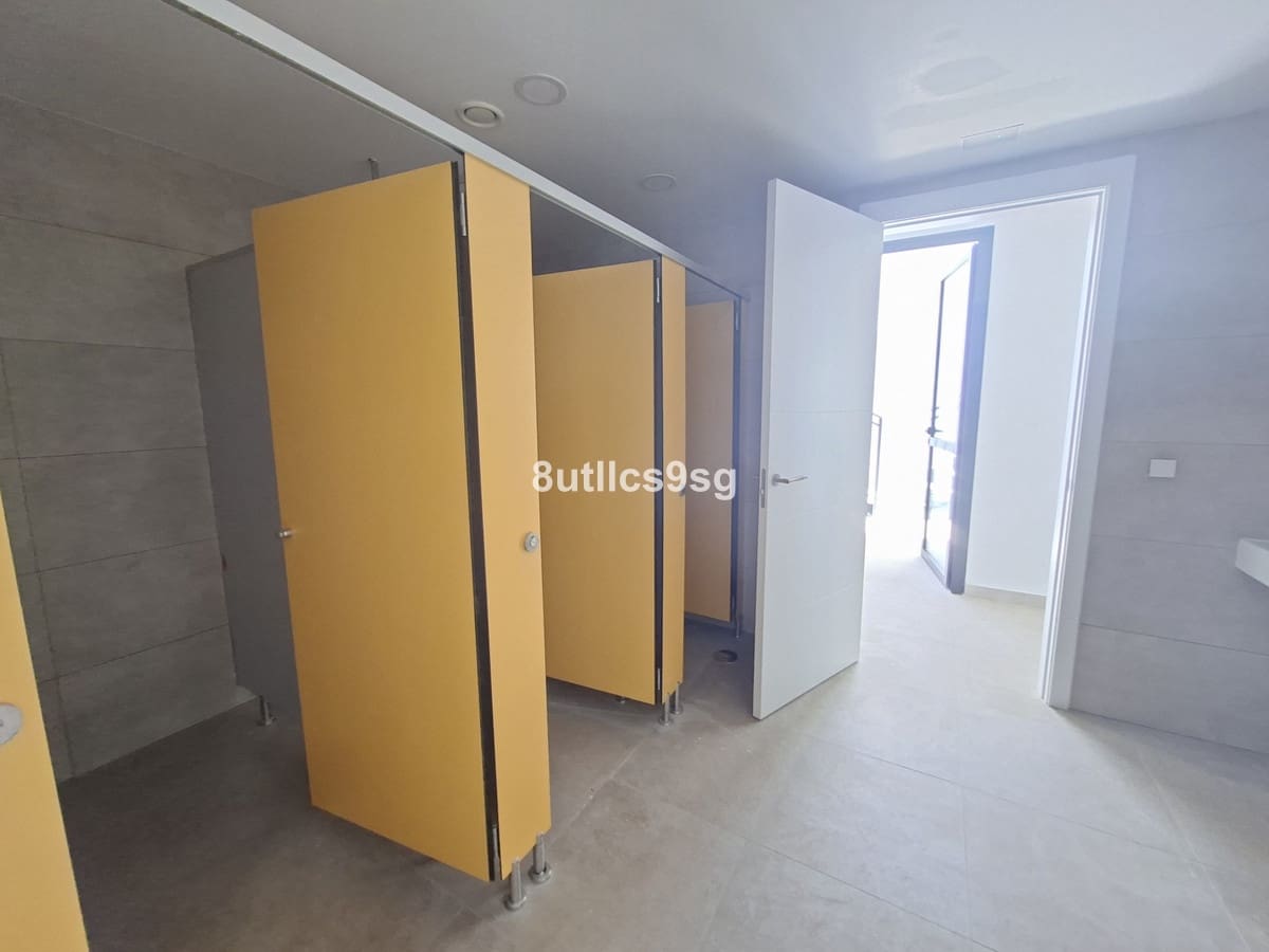 3 bedroom Penthouse for sale in Estepona with pool garage - € 1,290,000 (Ref: 9694155)