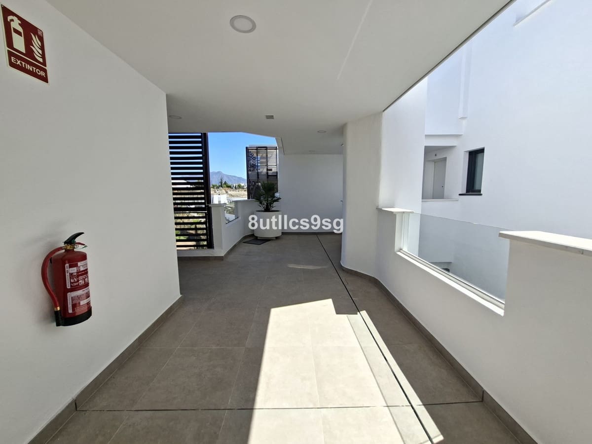 3 bedroom Penthouse for sale in Estepona with pool garage - € 1,290,000 (Ref: 9694155)