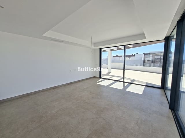 3 bedroom Penthouse for sale in Estepona with pool garage - € 1,290,000 (Ref: 9694155)