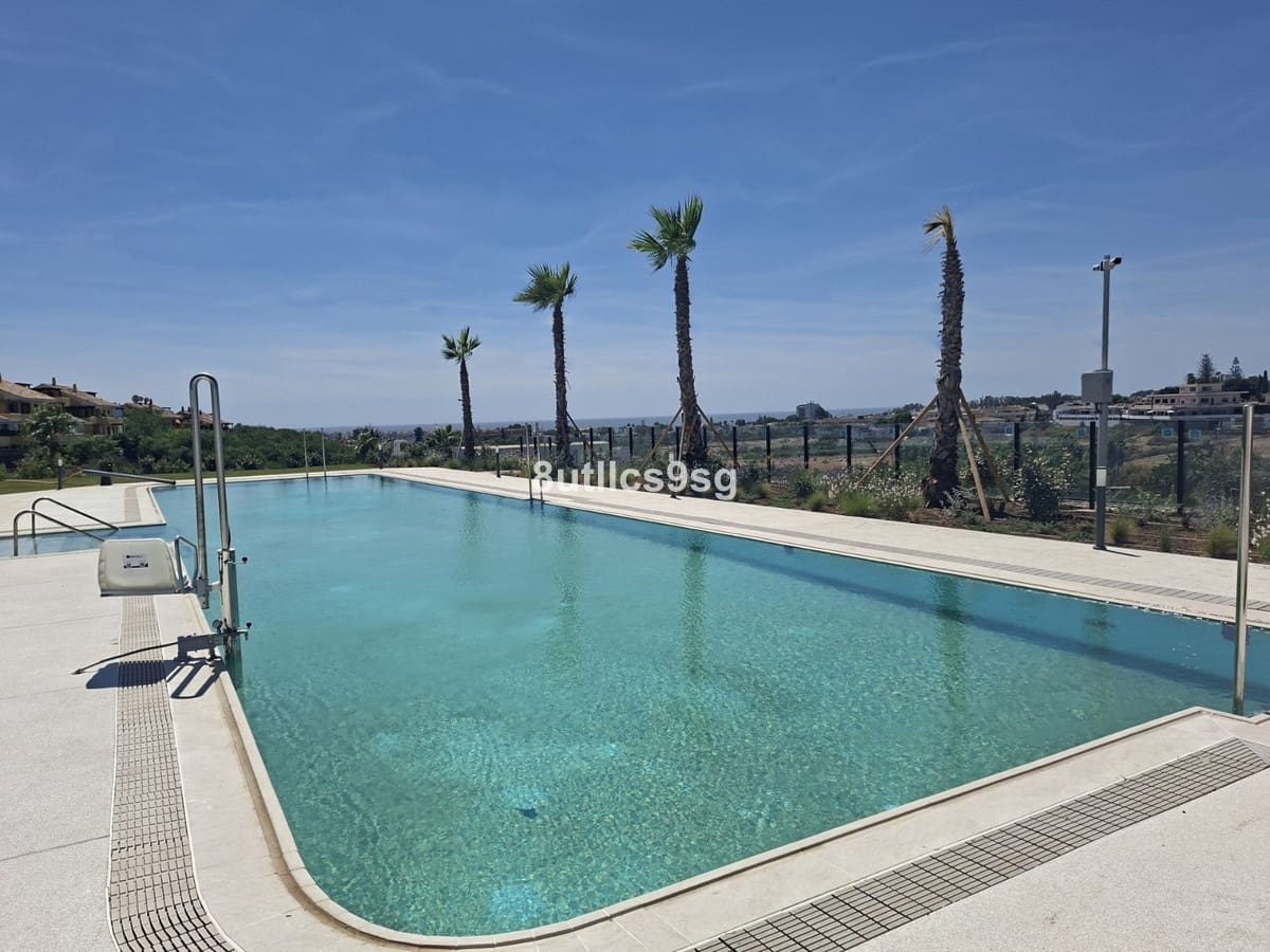 3 bedroom Penthouse for sale in Estepona with pool garage - € 1,290,000 (Ref: 9694155)