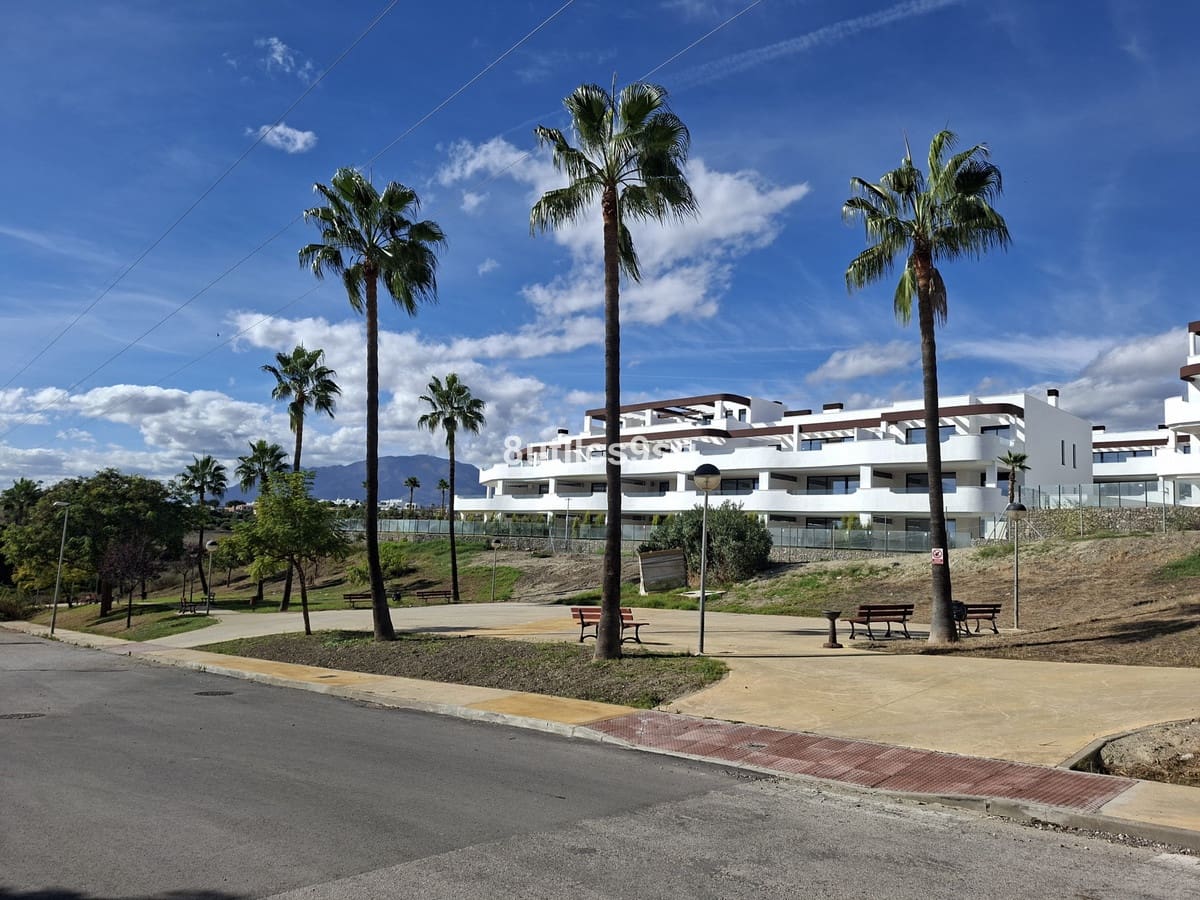 3 bedroom Penthouse for sale in Estepona with pool garage - € 1,290,000 (Ref: 9694155)