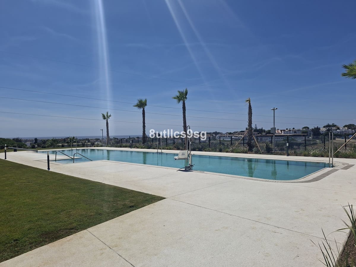 3 bedroom Penthouse for sale in Estepona with pool garage - € 1,290,000 (Ref: 9694155)