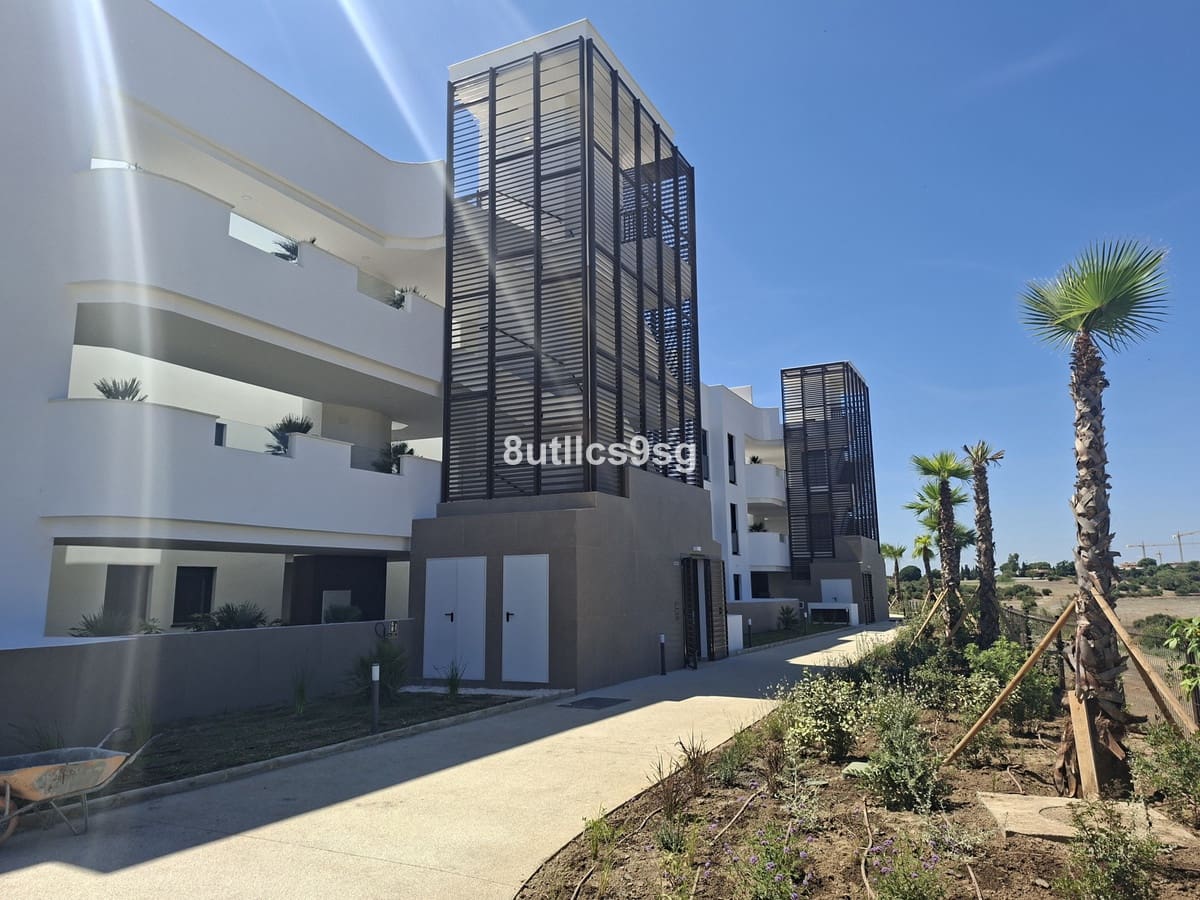 3 bedroom Penthouse for sale in Estepona with pool garage - € 1,290,000 (Ref: 9694155)