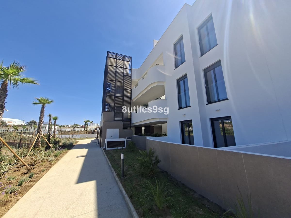 3 bedroom Penthouse for sale in Estepona with pool garage - € 1,290,000 (Ref: 9694155)