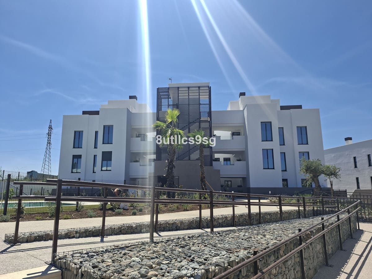 3 bedroom Penthouse for sale in Estepona with pool garage - € 1,290,000 (Ref: 9694155)