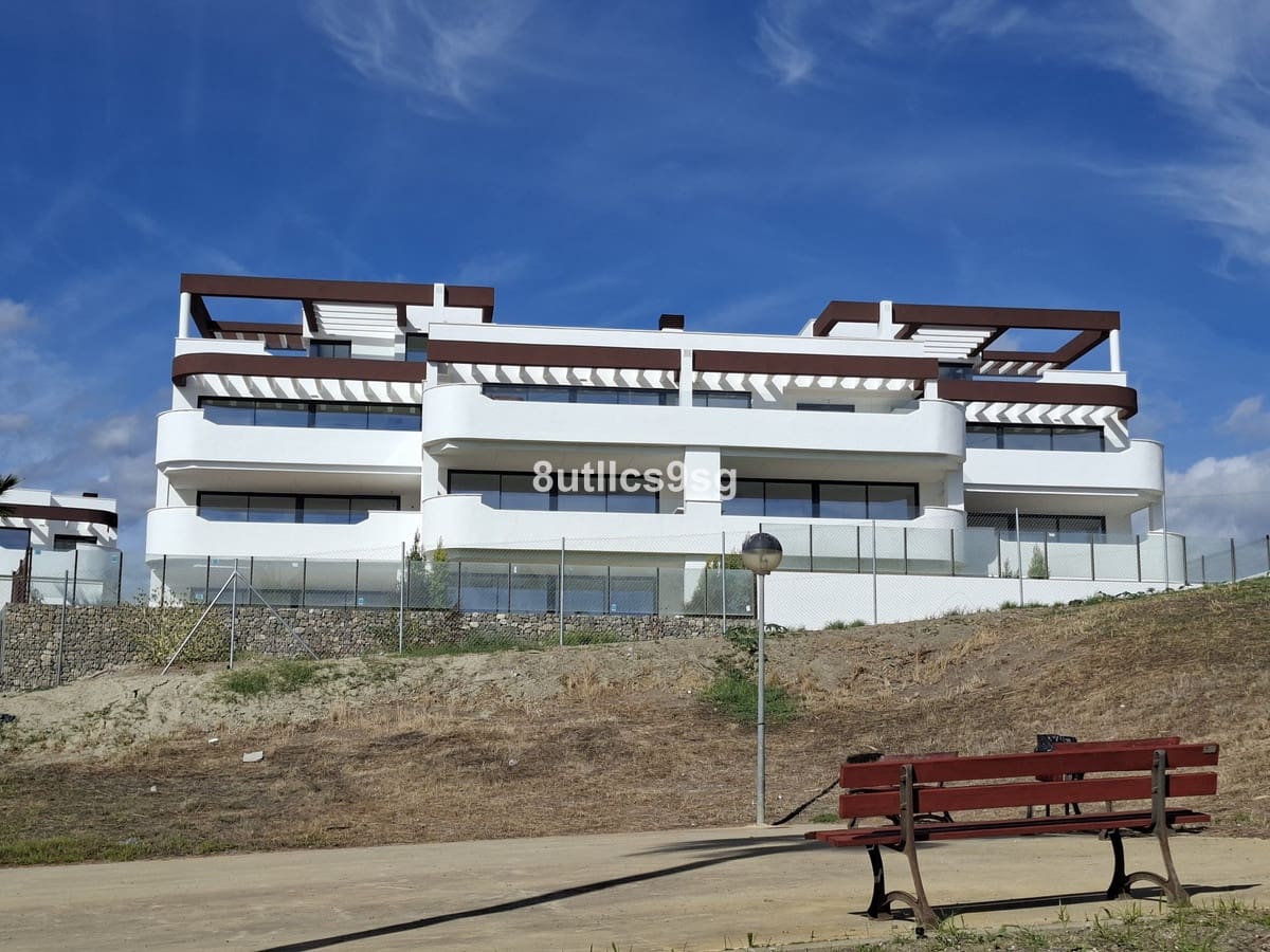 3 bedroom Penthouse for sale in Estepona with pool garage - € 1,290,000 (Ref: 9694155)