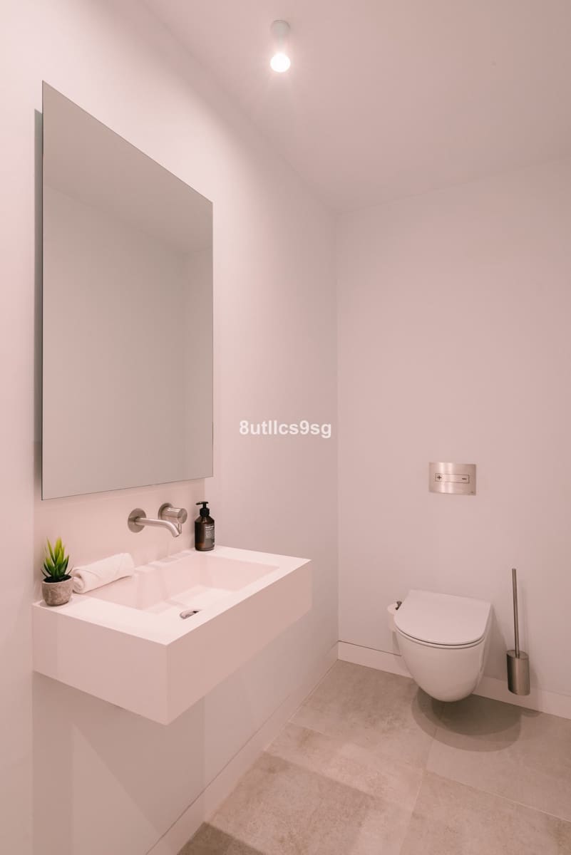 5 slaapkamer Villa te koop in Nueva Andalucia met zwembad garage - € 4.995.000 (Ref: 9694160)