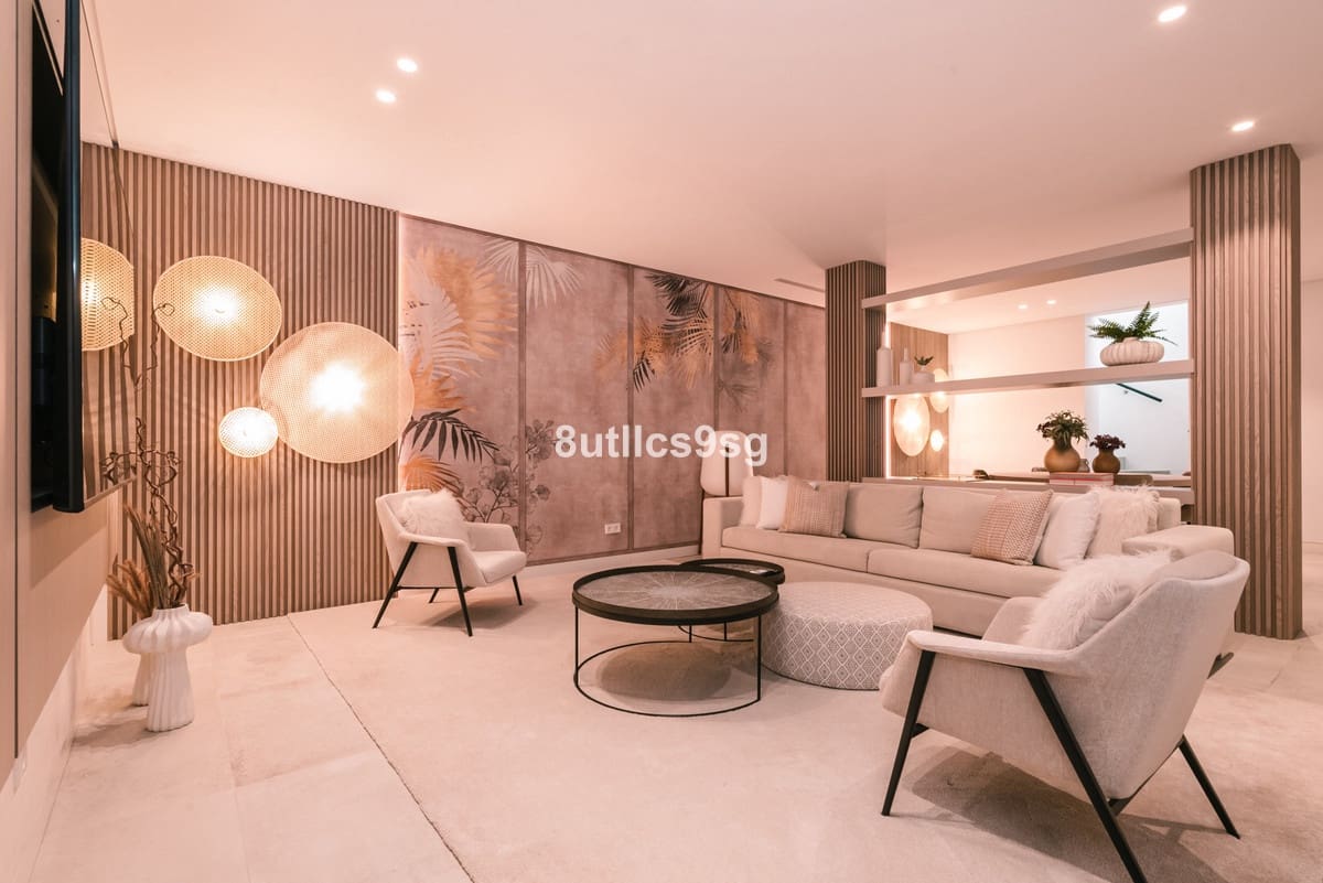 5 slaapkamer Villa te koop in Nueva Andalucia met zwembad garage - € 4.995.000 (Ref: 9694160)