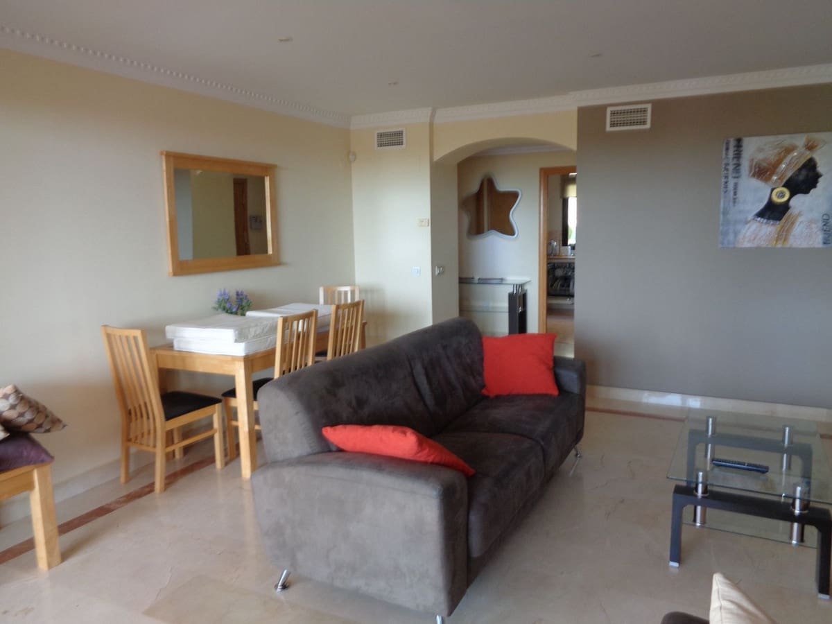 2 slaapkamer Appartement te koop in Benahavis met zwembad garage - € 469.000 (Ref: 9694163)