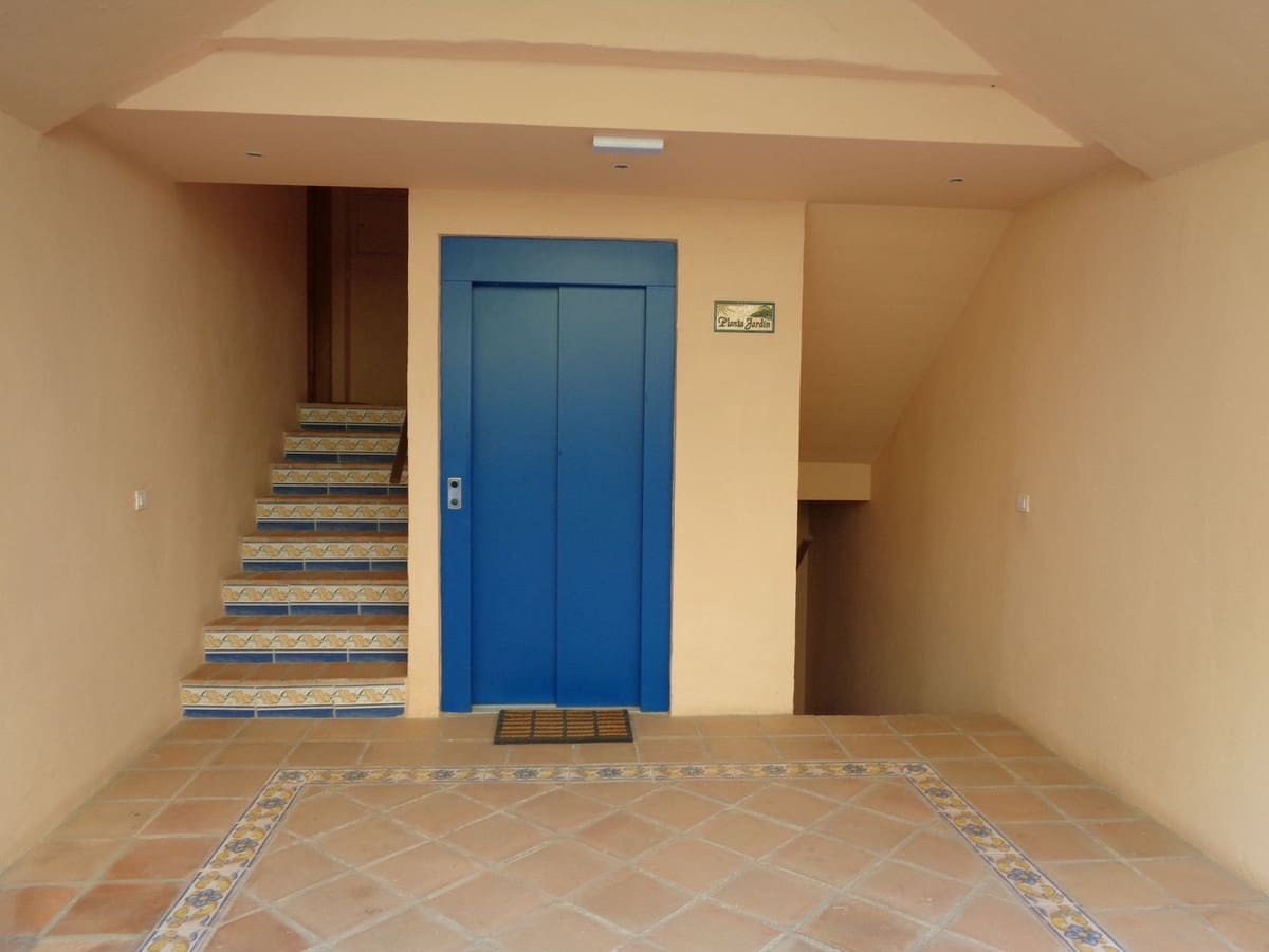 2 slaapkamer Appartement te koop in Benahavis met zwembad garage - € 469.000 (Ref: 9694163)