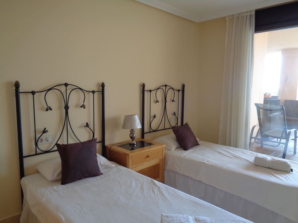 2 slaapkamer Appartement te koop in Benahavis met zwembad garage - € 469.000 (Ref: 9694163)